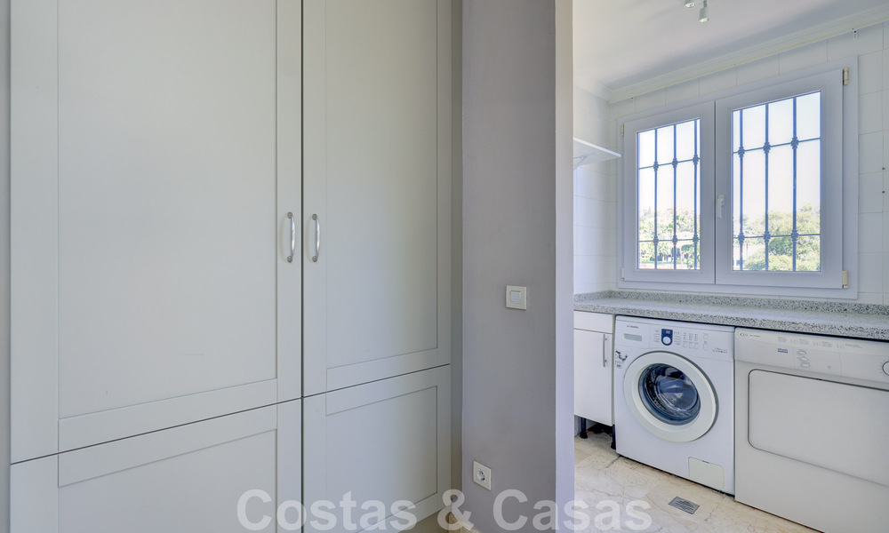 Penthouse de luxe à vendre dans un magnifique complexe de golf en première ligne à Nueva Andalucia, Marbella 51678