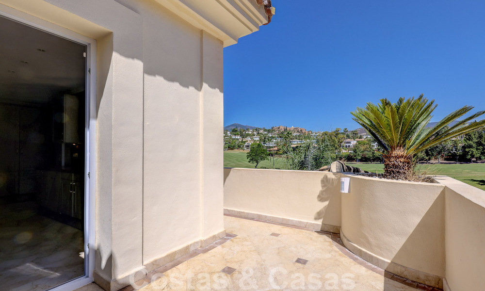 Penthouse de luxe à vendre dans un magnifique complexe de golf en première ligne à Nueva Andalucia, Marbella 51681