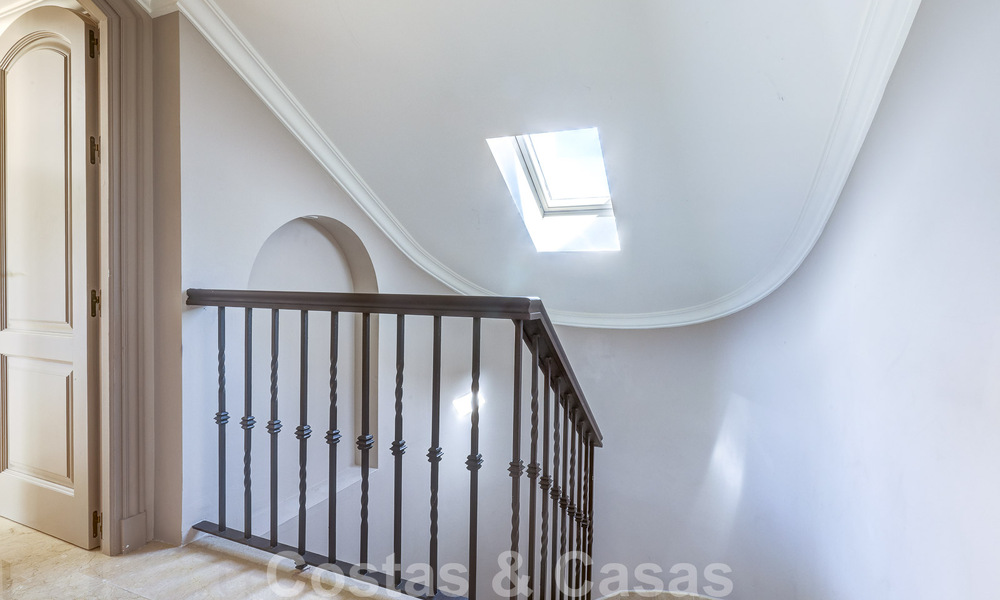 Penthouse de luxe à vendre dans un magnifique complexe de golf en première ligne à Nueva Andalucia, Marbella 51688