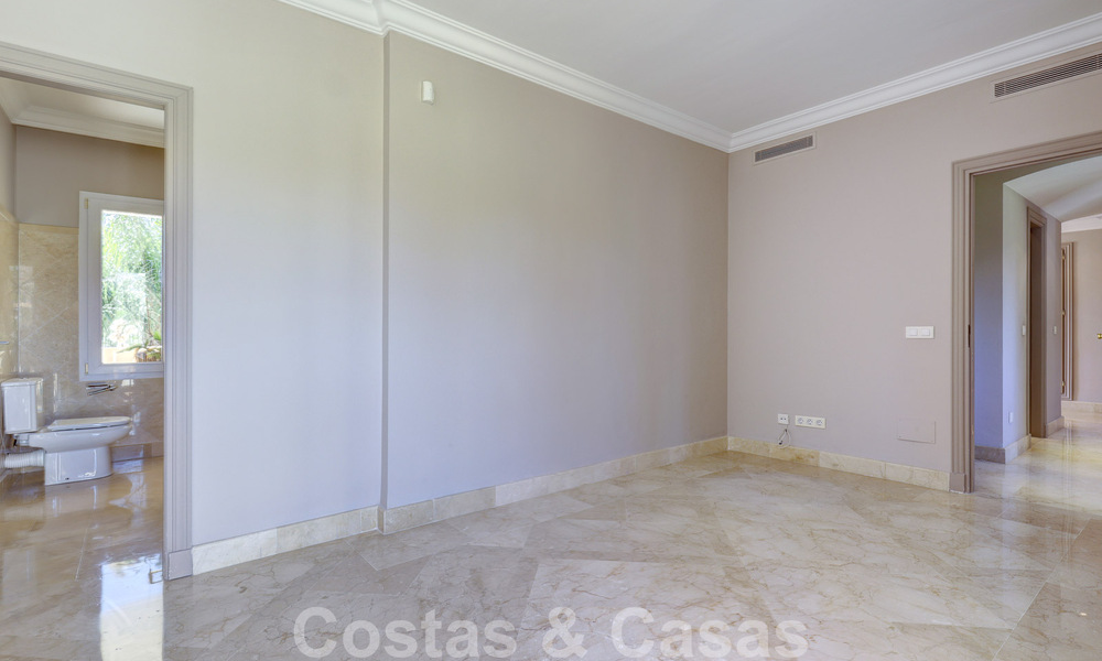 Penthouse de luxe à vendre dans un magnifique complexe de golf en première ligne à Nueva Andalucia, Marbella 51689