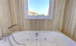 Penthouse de luxe à vendre dans un magnifique complexe de golf en première ligne à Nueva Andalucia, Marbella 51696 