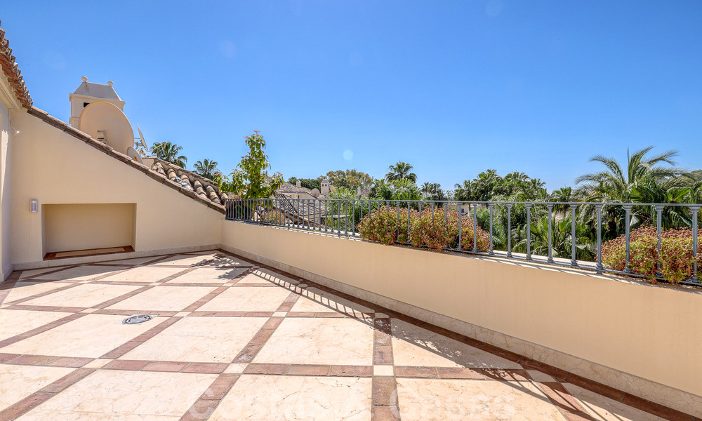 Penthouse de luxe à vendre dans un magnifique complexe de golf en première ligne à Nueva Andalucia, Marbella 51701