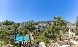 Penthouse de luxe à vendre dans un magnifique complexe de golf en première ligne à Nueva Andalucia, Marbella 51702 