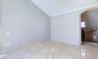 Penthouse de luxe à vendre dans un magnifique complexe de golf en première ligne à Nueva Andalucia, Marbella 51705 