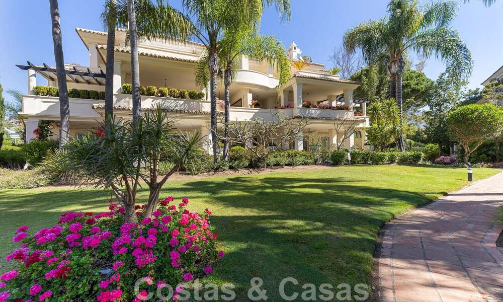 Penthouse de luxe à vendre dans un magnifique complexe de golf en première ligne à Nueva Andalucia, Marbella 51709