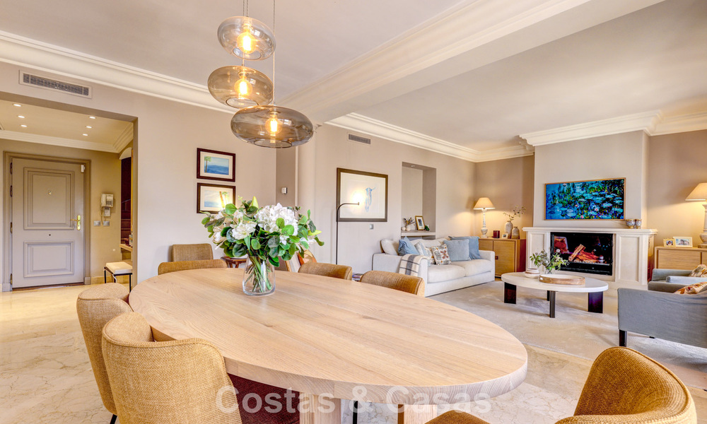 Penthouse de luxe à vendre dans un magnifique complexe de golf en première ligne à Nueva Andalucia, Marbella 796976