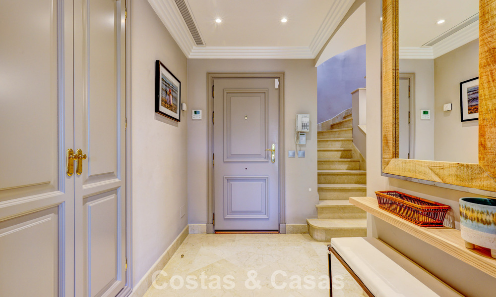 Penthouse de luxe à vendre dans un magnifique complexe de golf en première ligne à Nueva Andalucia, Marbella 796979