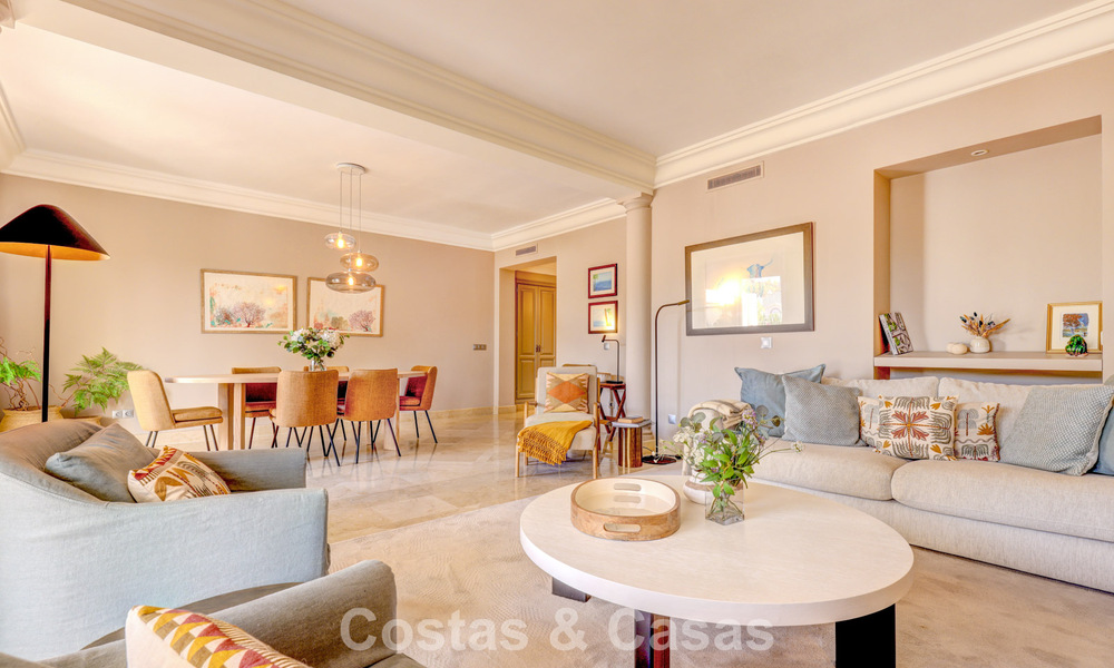Penthouse de luxe à vendre dans un magnifique complexe de golf en première ligne à Nueva Andalucia, Marbella 796982