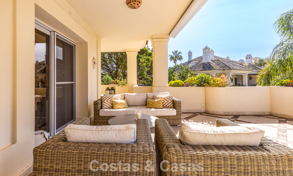 Penthouse de luxe à vendre dans un magnifique complexe de golf en première ligne à Nueva Andalucia, Marbella 796994