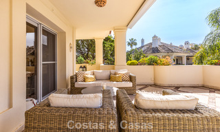 Penthouse de luxe à vendre dans un magnifique complexe de golf en première ligne à Nueva Andalucia, Marbella 796994 