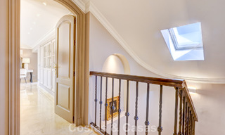 Penthouse de luxe à vendre dans un magnifique complexe de golf en première ligne à Nueva Andalucia, Marbella 797016 