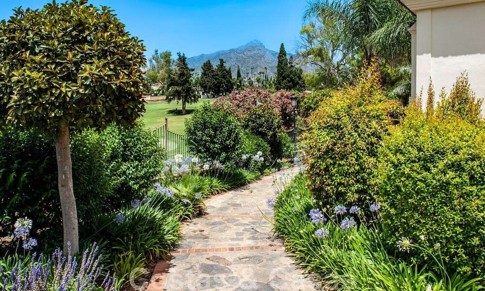 Penthouse de luxe à vendre dans un magnifique complexe de golf en première ligne à Nueva Andalucia, Marbella 797033