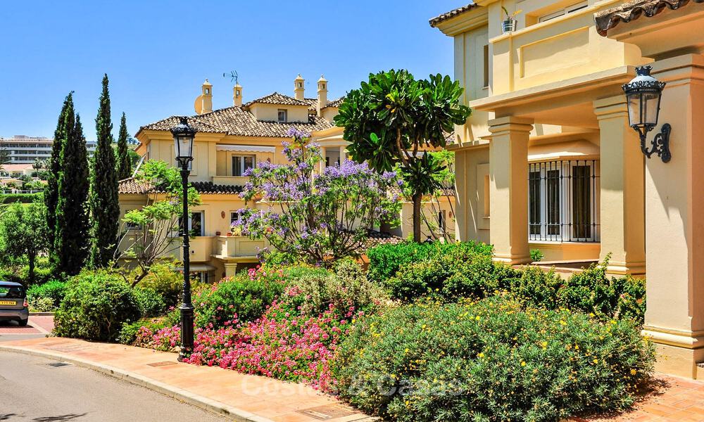 Penthouse de luxe à vendre dans un magnifique complexe de golf en première ligne à Nueva Andalucia, Marbella 797035