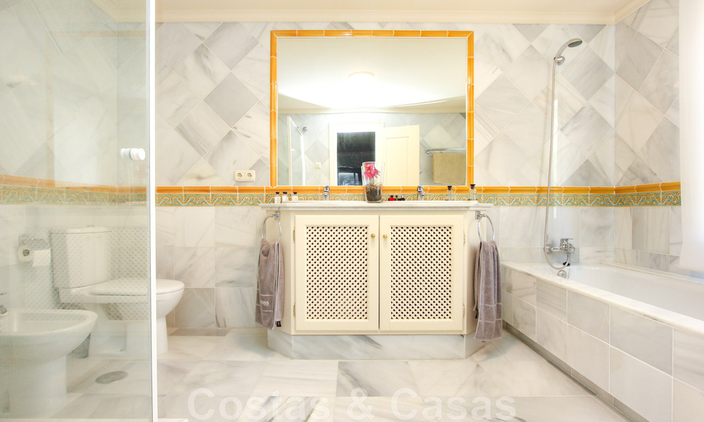 Grand appartement à vendre avec vue sur la mer à Benahavis - Marbella 42335