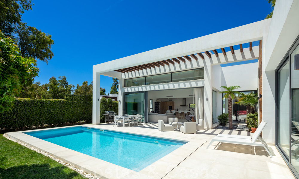 Villa moderne à vendre dans une communauté entre Marbella et Estepona 42418