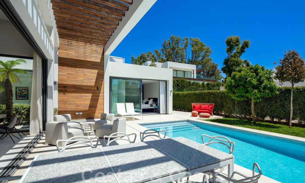 Villa moderne à vendre dans une communauté entre Marbella et Estepona 42420