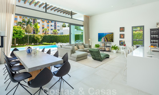 Villa moderne à vendre dans une communauté entre Marbella et Estepona 42426 
