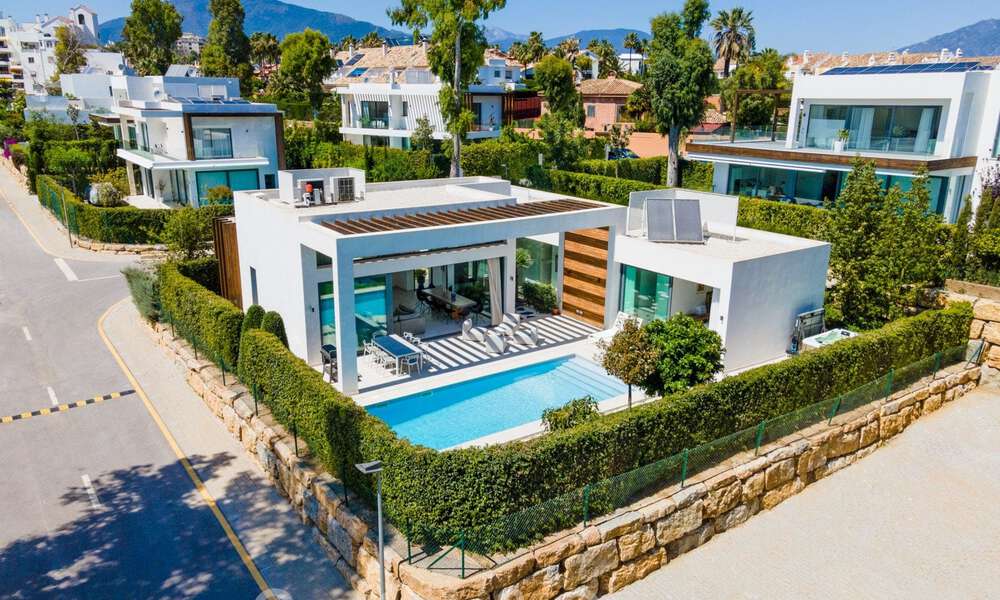 Villa moderne à vendre dans une communauté entre Marbella et Estepona 42427