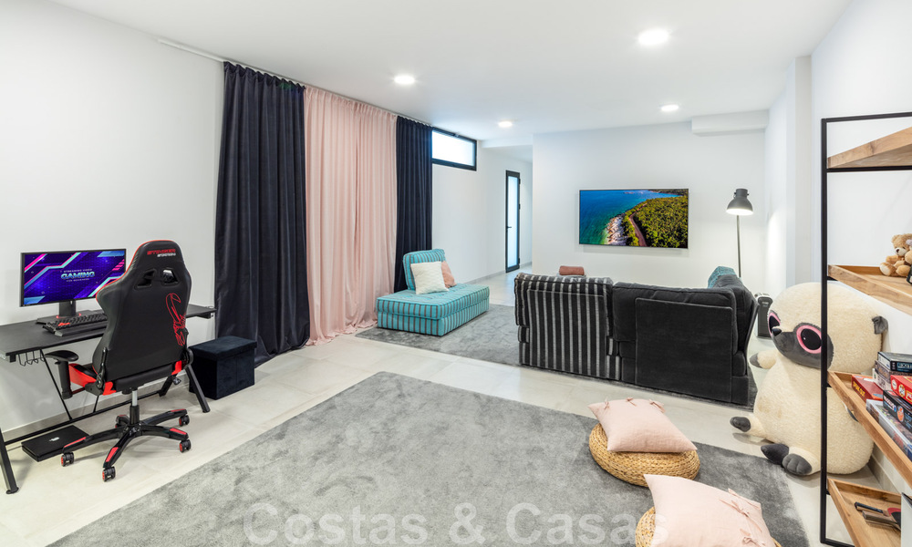 Villa moderne à vendre dans une communauté entre Marbella et Estepona 42432