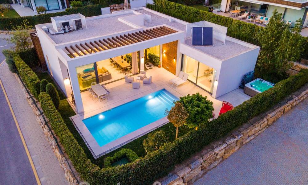 Villa moderne à vendre dans une communauté entre Marbella et Estepona 42433