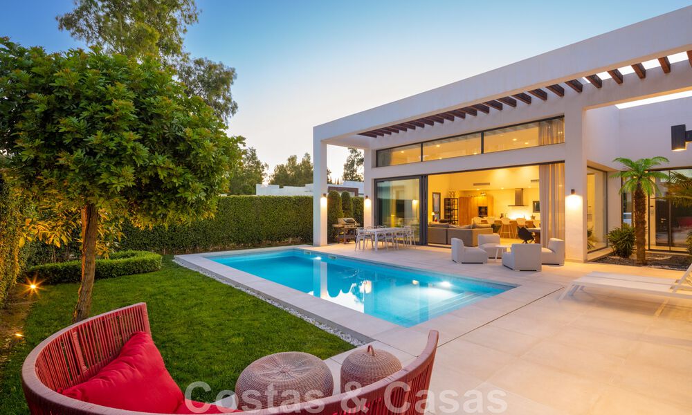 Villa moderne à vendre dans une communauté entre Marbella et Estepona 42437