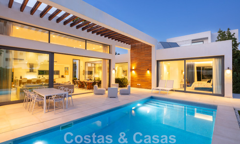 Villa moderne à vendre dans une communauté entre Marbella et Estepona 42438