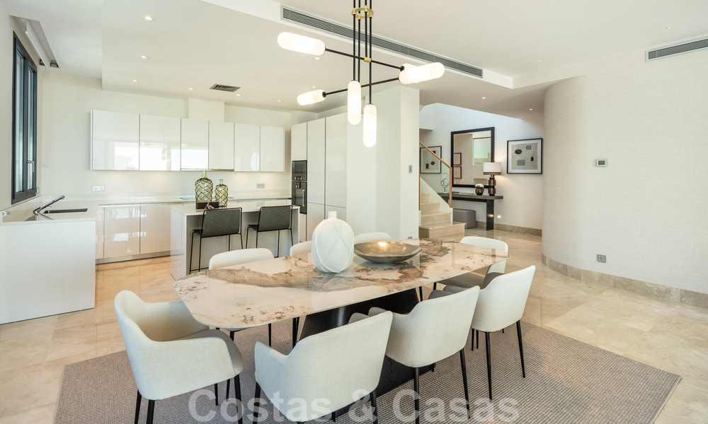 Spectaculaire penthouse moderne à vendre avec vue imprenable sur la mer dans le quartier très recherché de Sierra Blanca, sur la Golden Mile de Marbella 51510