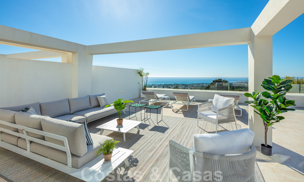 Spectaculaire penthouse moderne à vendre avec vue imprenable sur la mer dans le quartier très recherché de Sierra Blanca, sur la Golden Mile de Marbella 51516