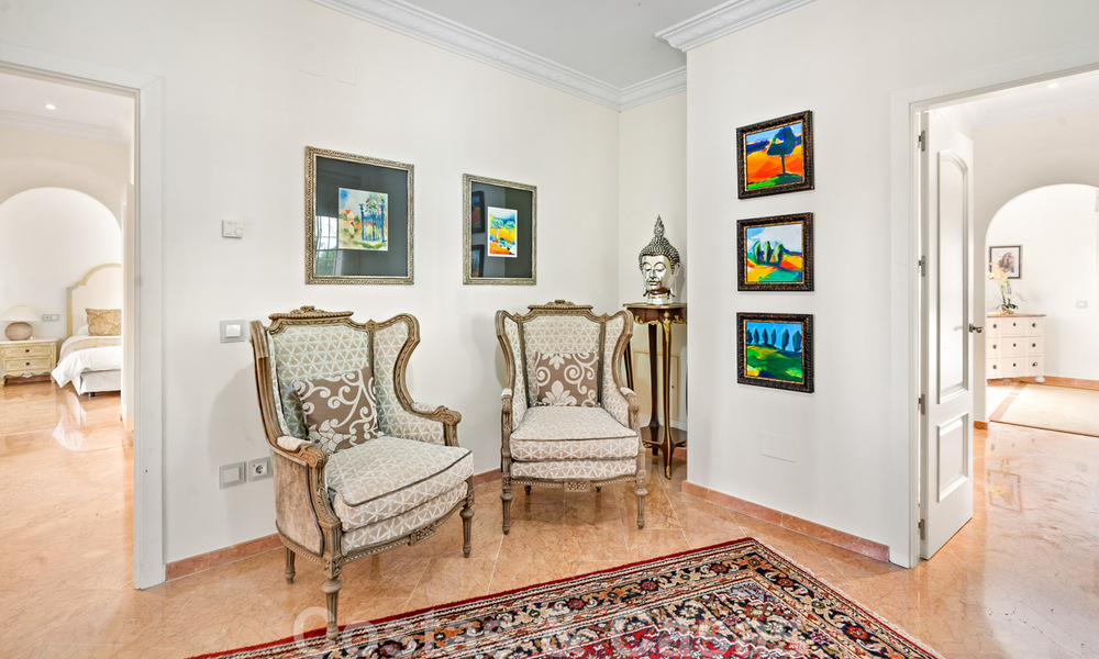 Villa andalouse à vendre avec vue sur la mer dans une urbanisation fermée située entre la vallée du golf de Nueva Andalucia et La Quinta golf, à Benahavis - Marbella 42739