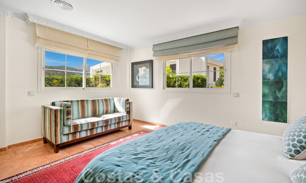 Villa andalouse à vendre avec vue sur la mer dans une urbanisation fermée située entre la vallée du golf de Nueva Andalucia et La Quinta golf, à Benahavis - Marbella 42756