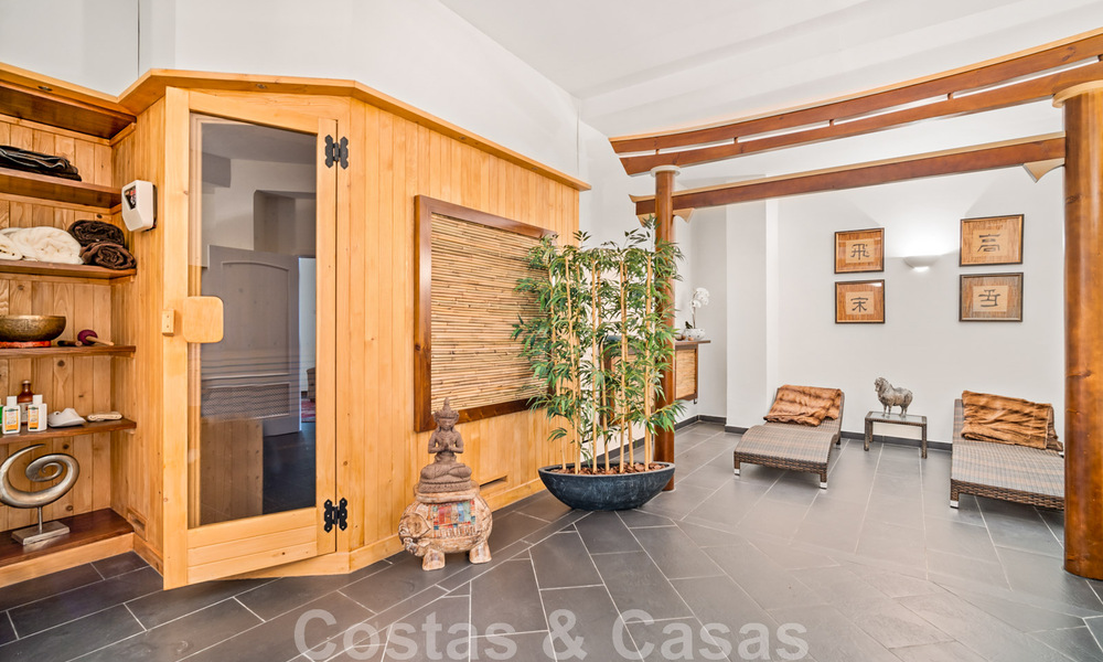 Villa andalouse à vendre avec vue sur la mer dans une urbanisation fermée située entre la vallée du golf de Nueva Andalucia et La Quinta golf, à Benahavis - Marbella 42759