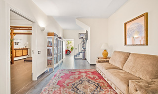 Villa andalouse à vendre avec vue sur la mer dans une urbanisation fermée située entre la vallée du golf de Nueva Andalucia et La Quinta golf, à Benahavis - Marbella 42760 