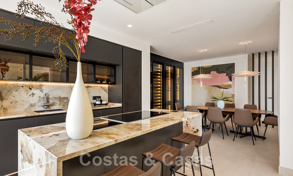 Opportunité ! Penthouse de luxe en bord de la mer à vendre dans le parc Las Dunas, Marbella - Estepona. Prêt à emménager. 43713