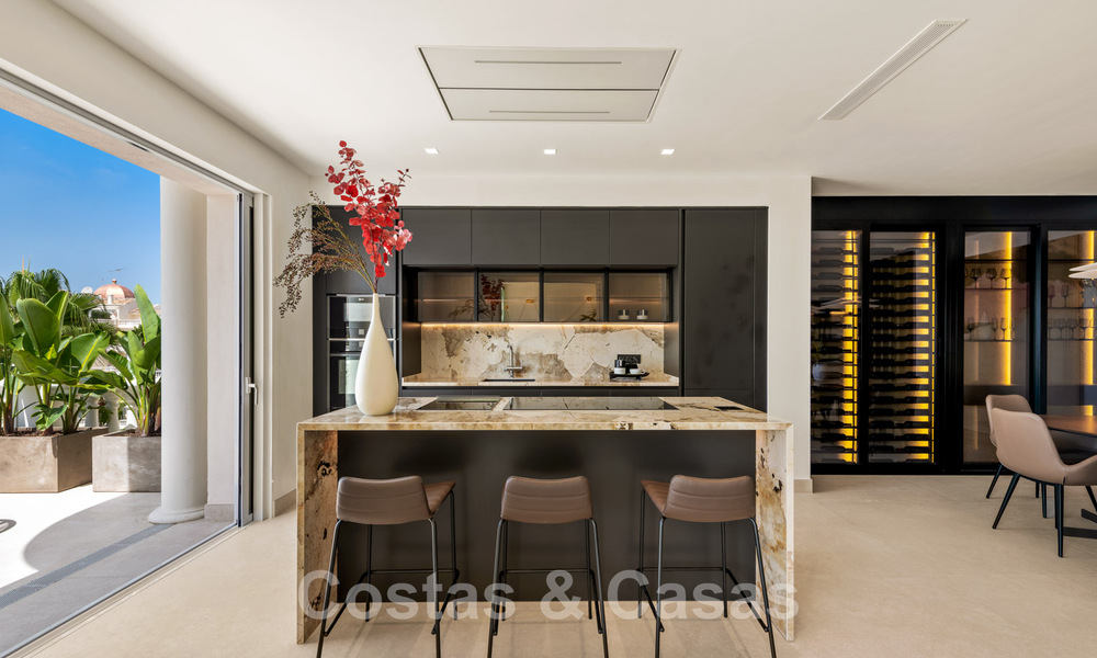 Opportunité ! Penthouse de luxe en bord de la mer à vendre dans le parc Las Dunas, Marbella - Estepona. Prêt à emménager. 43714