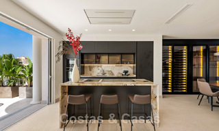 Opportunité ! Penthouse de luxe en bord de la mer à vendre dans le parc Las Dunas, Marbella - Estepona. Prêt à emménager. 43714 