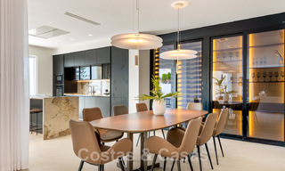 Opportunité ! Penthouse de luxe en bord de la mer à vendre dans le parc Las Dunas, Marbella - Estepona. Prêt à emménager. 43731 