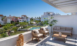 Prêts à emménager. Dernières 2 penthouses à vendre dans un style moderne dans un nouveau développement sur le New Golden Mile entre Marbella et Estepona 42528 
