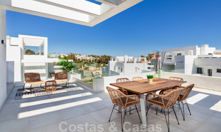 Prêts à emménager. Dernières 2 penthouses à vendre dans un style moderne dans un nouveau développement sur le New Golden Mile entre Marbella et Estepona 42531 