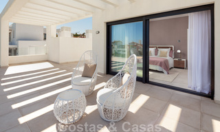 Prêts à emménager. Dernières 2 penthouses à vendre dans un style moderne dans un nouveau développement sur le New Golden Mile entre Marbella et Estepona 42538 