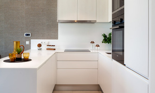 Prêts à emménager. Dernières 2 penthouses à vendre dans un style moderne dans un nouveau développement sur le New Golden Mile entre Marbella et Estepona 42545 