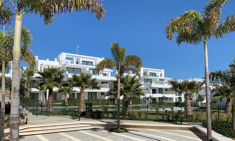 Prêts à emménager. Dernières 2 penthouses à vendre dans un style moderne dans un nouveau développement sur le New Golden Mile entre Marbella et Estepona 42546