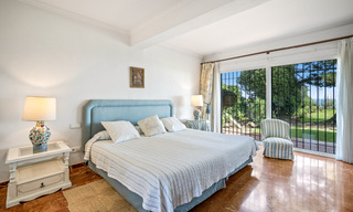 Villa espagnole traditionnelle à vendre, en bord de mer avec accès direct à la plage, sur la nouvelle Golden Mile entre Marbella et Estepona 42705 
