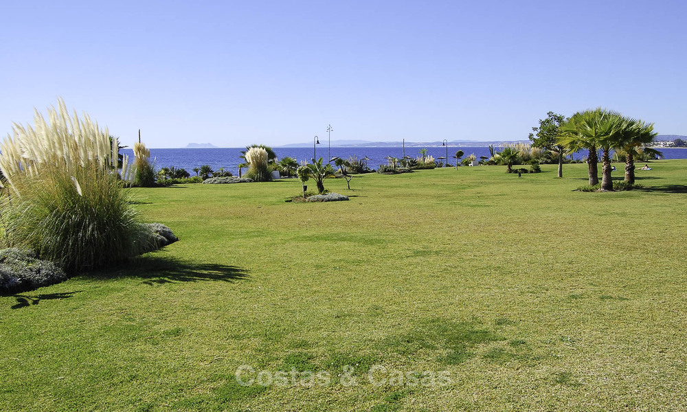 Menara Beach : appartements à vendre dans un complexe résidentiel exclusif situé en bord de mer avec vue sur la mer, sur le nouveau Golden Mile entre Marbella et Estepona 42640