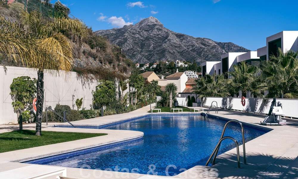 Appartement de jardin moderne et de haute qualité à vendre avec 3 chambres et des vues panoramiques sur la mer au cœur de Nueva Andalucia à Marbella 42838