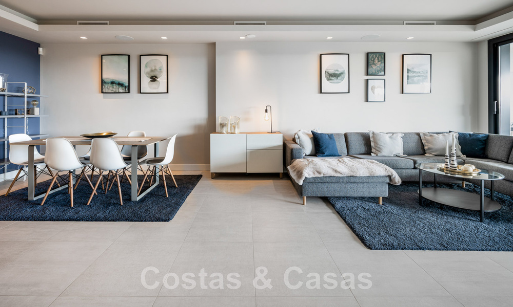 Appartement de jardin moderne et de haute qualité à vendre avec 3 chambres et des vues panoramiques sur la mer au cœur de Nueva Andalucia à Marbella 42842
