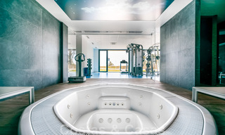 Appartement de jardin moderne et de haute qualité à vendre avec 3 chambres et des vues panoramiques sur la mer au cœur de Nueva Andalucia à Marbella 42852 