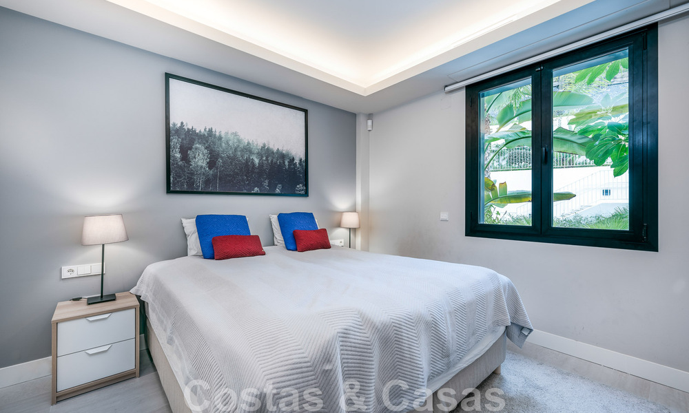 Appartement de jardin moderne et de haute qualité à vendre avec 3 chambres et des vues panoramiques sur la mer au cœur de Nueva Andalucia à Marbella 42862