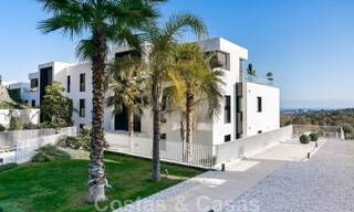 Appartement de jardin moderne et de haute qualité à vendre avec 3 chambres et des vues panoramiques sur la mer au cœur de Nueva Andalucia à Marbella 42872 