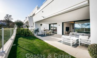 Appartement de jardin moderne et de haute qualité à vendre avec 3 chambres et des vues panoramiques sur la mer au cœur de Nueva Andalucia à Marbella 42877 