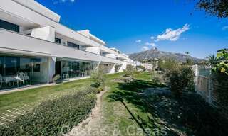 Appartement de jardin moderne et de haute qualité à vendre avec 3 chambres et des vues panoramiques sur la mer au cœur de Nueva Andalucia à Marbella 42880 